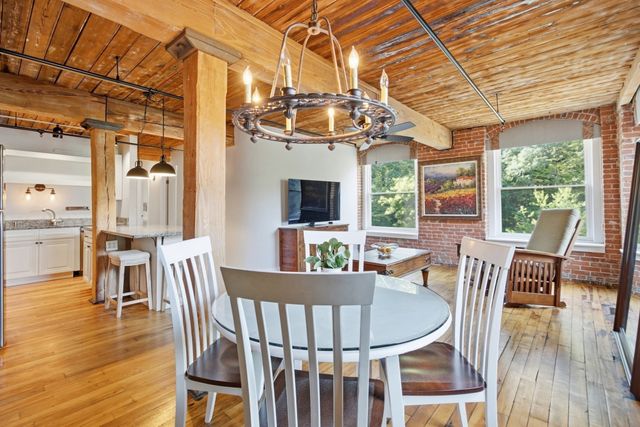 14 Sanford St 5, Medway, MA 02053