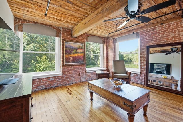 14 Sanford St 5, Medway, MA 02053