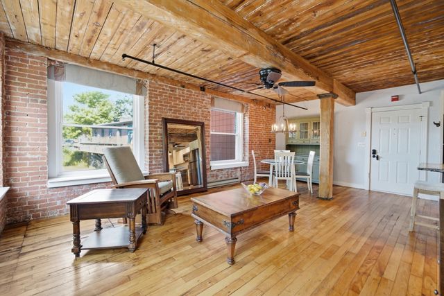 14 Sanford St 5, Medway, MA 02053