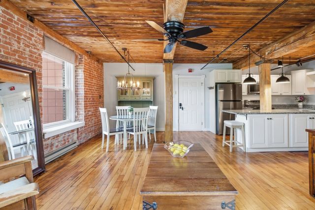 14 Sanford St 5, Medway, MA 02053