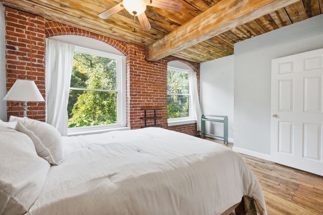 14 Sanford St 5, Medway, MA 02053