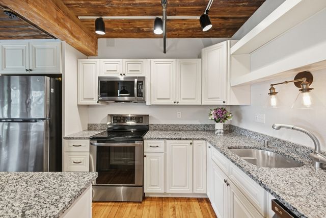 14 Sanford St 5, Medway, MA 02053