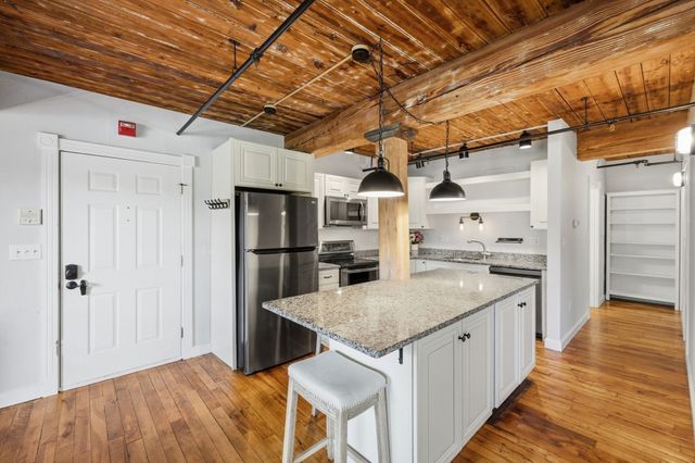 14 Sanford St 5, Medway, MA 02053