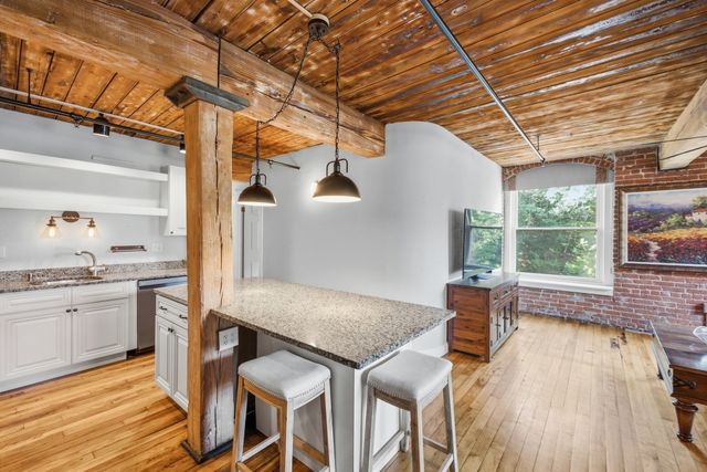 14 Sanford St 5, Medway, MA 02053