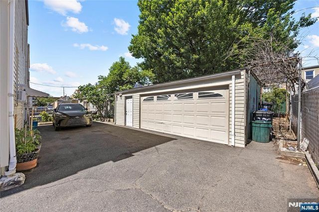 284-286 12th Street, Newark, NJ 07107