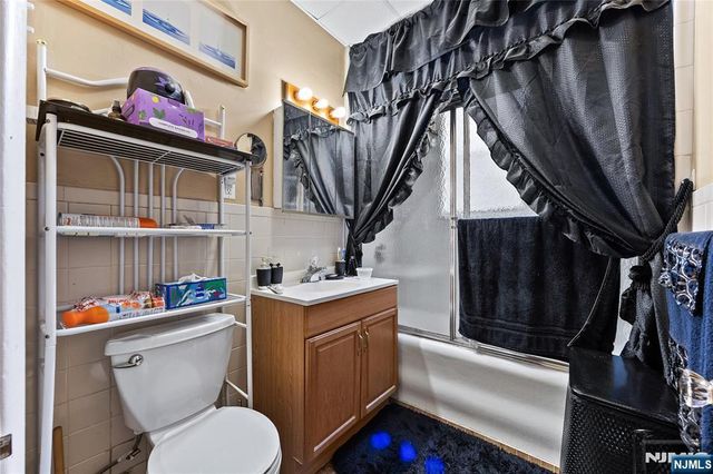 284-286 12th Street, Newark, NJ 07107