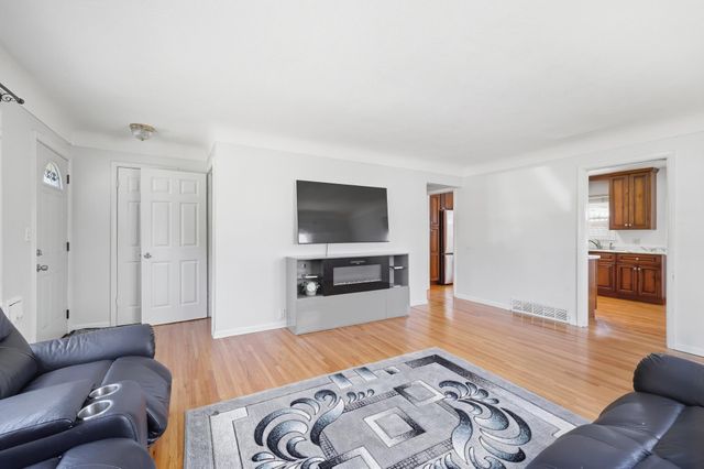 986 Blair Avenue, Saint Paul, MN 55104