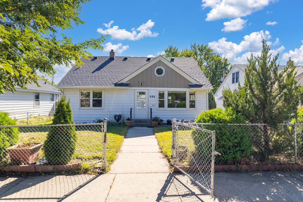 986 Blair Avenue, Saint Paul, MN 55104 — exterior