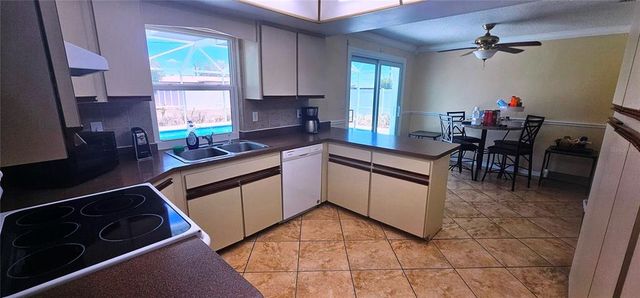 570 MIMOSA AVENUE NW, Port Charlotte, FL 33952