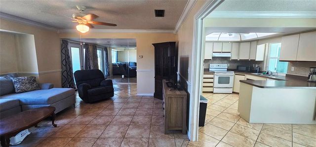 570 MIMOSA AVENUE NW, Port Charlotte, FL 33952