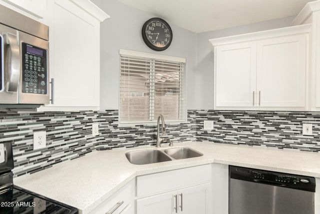 24 S WILLOW CREEK Street, Chandler, AZ 85225