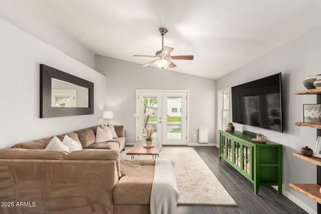 24 S WILLOW CREEK Street, Chandler, AZ 85225