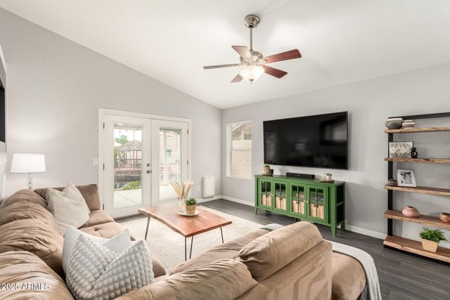 24 S WILLOW CREEK Street, Chandler, AZ 85225