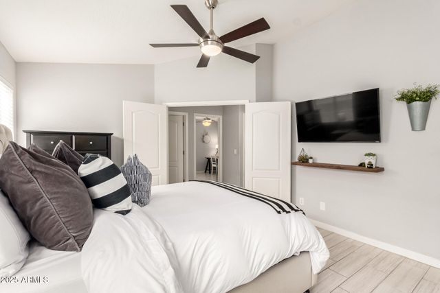 24 S WILLOW CREEK Street, Chandler, AZ 85225