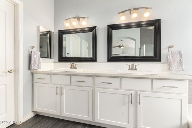 24 S WILLOW CREEK Street, Chandler, AZ 85225