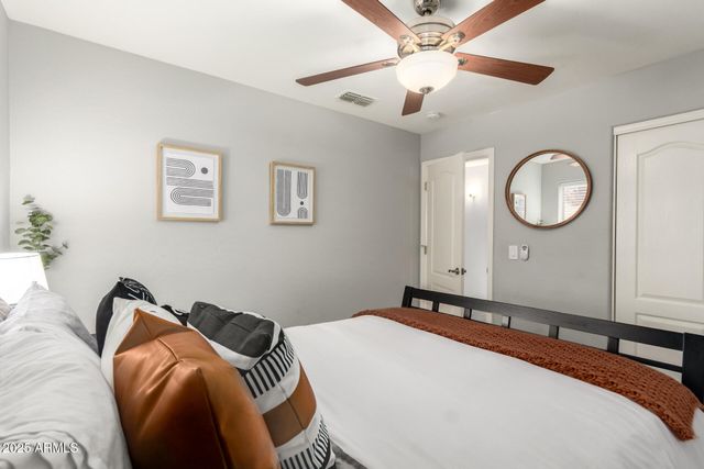 24 S WILLOW CREEK Street, Chandler, AZ 85225