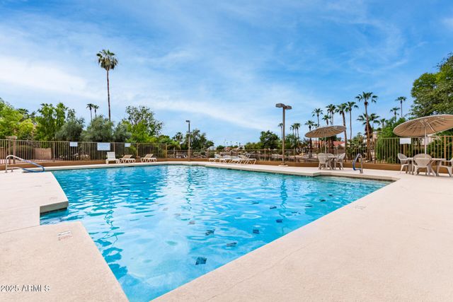 24 S WILLOW CREEK Street, Chandler, AZ 85225