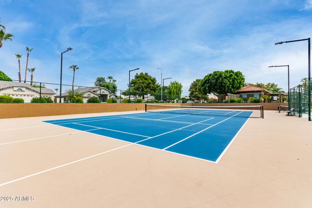 24 S WILLOW CREEK Street, Chandler, AZ 85225