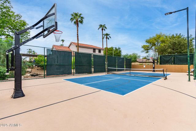 24 S WILLOW CREEK Street, Chandler, AZ 85225