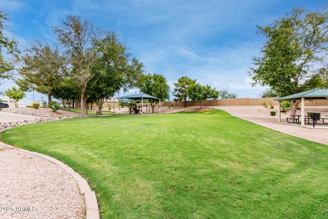 24 S WILLOW CREEK Street, Chandler, AZ 85225