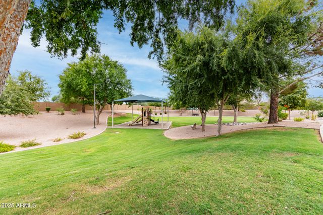 24 S WILLOW CREEK Street, Chandler, AZ 85225