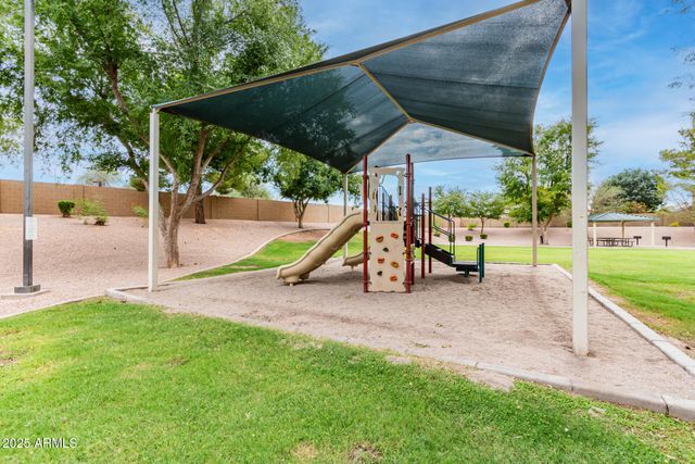 24 S WILLOW CREEK Street, Chandler, AZ 85225