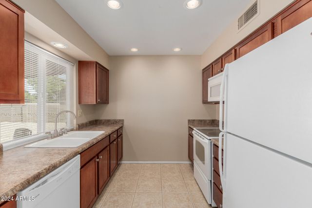 10214 W BURNS Drive, Sun City, AZ 85351