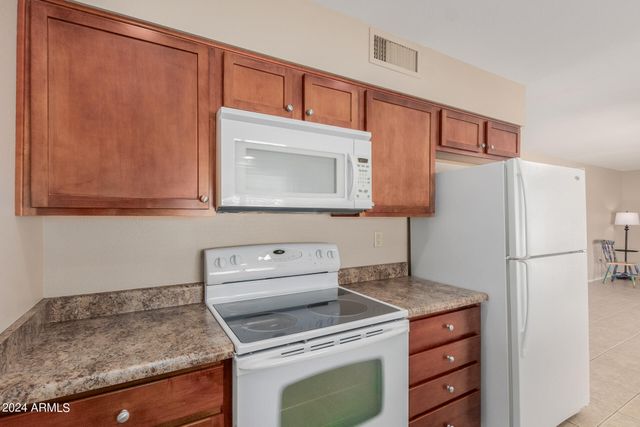 10214 W BURNS Drive, Sun City, AZ 85351