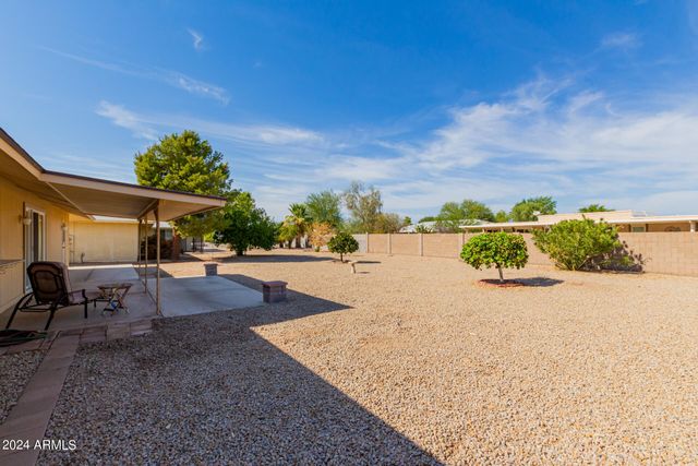 10214 W BURNS Drive, Sun City, AZ 85351