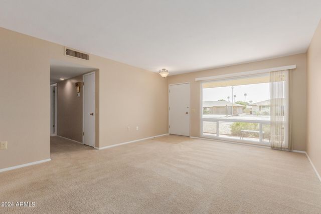 10214 W BURNS Drive, Sun City, AZ 85351