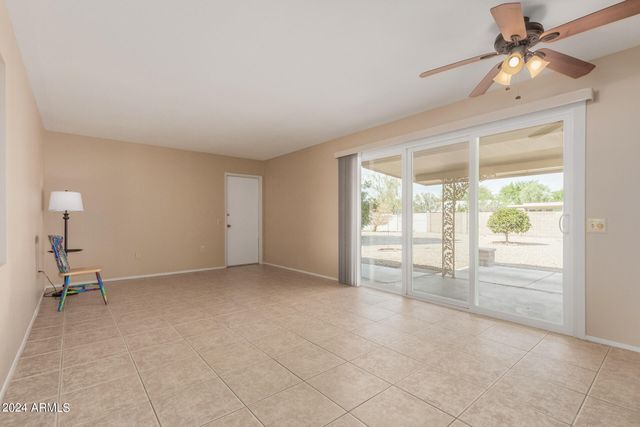 10214 W BURNS Drive, Sun City, AZ 85351