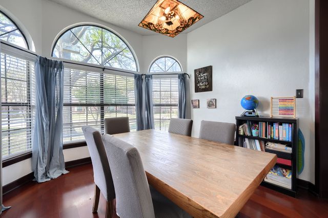 322 Allegheny Trail Lane, Garland, TX 75043