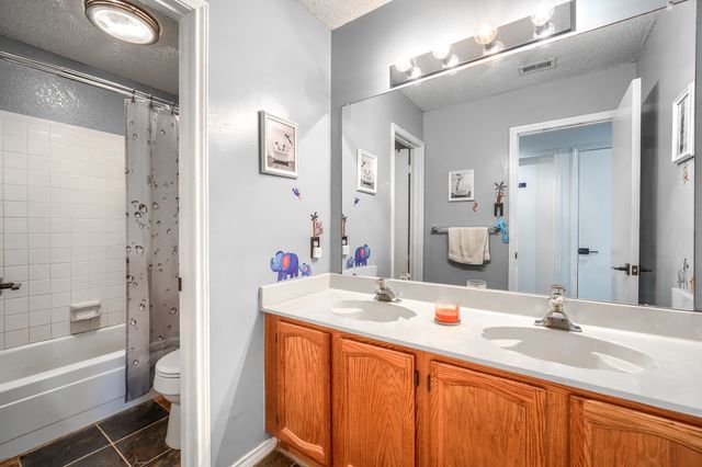 322 Allegheny Trail Lane, Garland, TX 75043