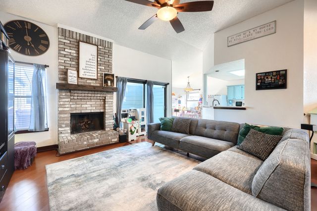 322 Allegheny Trail Lane, Garland, TX 75043
