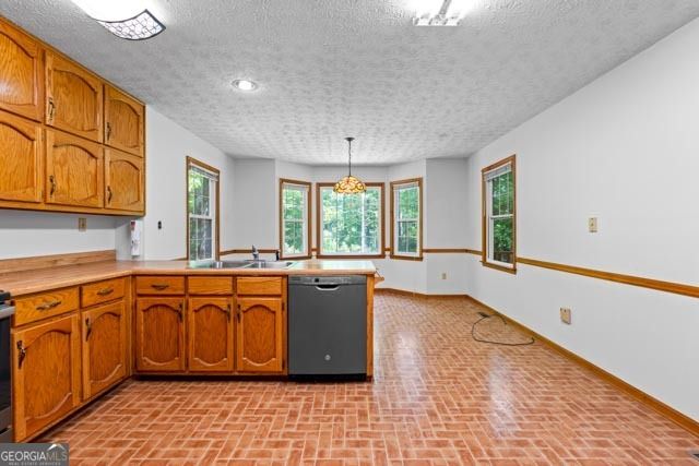 290 Kari Glen Drive, Fayetteville, GA 30215