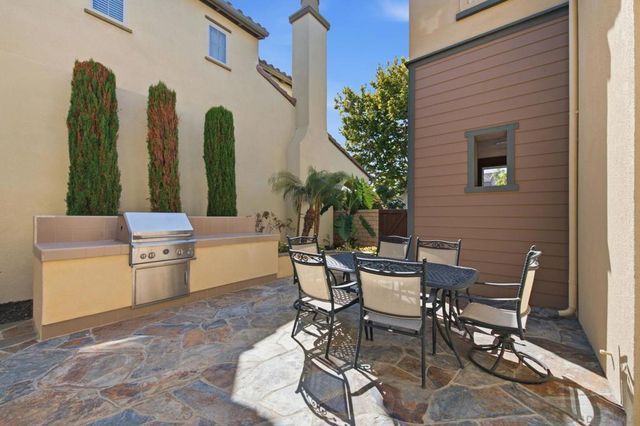 6190 Valerian Vista Place, San Diego, CA 92130