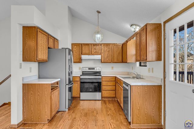 7412 SW 25th ST, Topeka, KS 66614