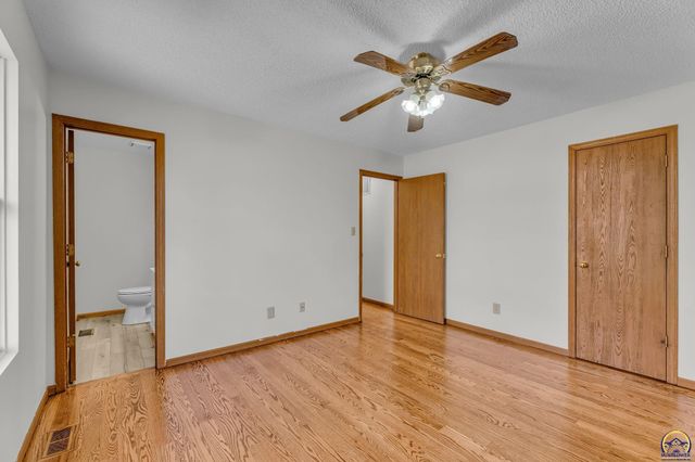 7412 SW 25th ST, Topeka, KS 66614