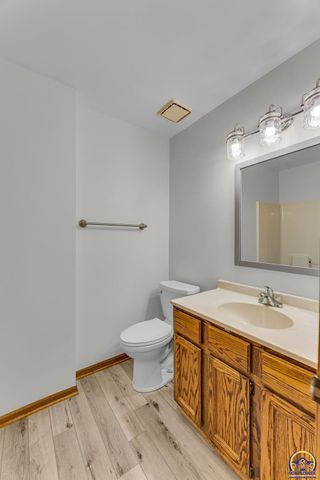 7412 SW 25th ST, Topeka, KS 66614