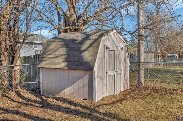 7412 SW 25th ST, Topeka, KS 66614