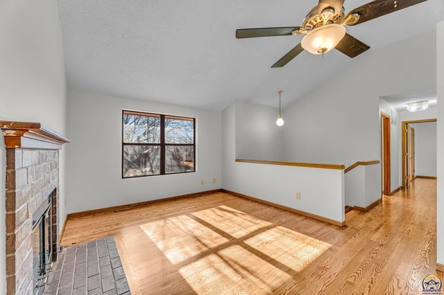 7412 SW 25th ST, Topeka, KS 66614