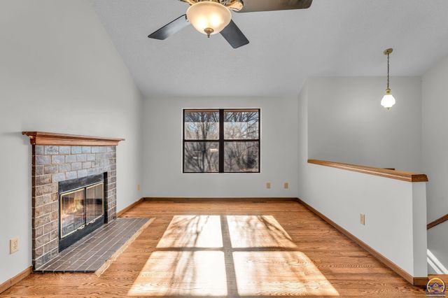 7412 SW 25th ST, Topeka, KS 66614