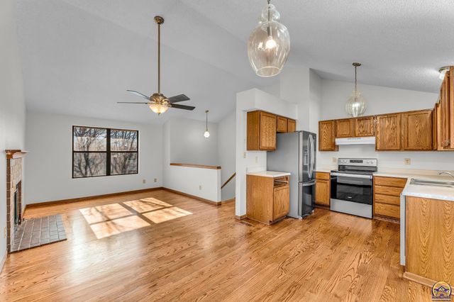 7412 SW 25th ST, Topeka, KS 66614