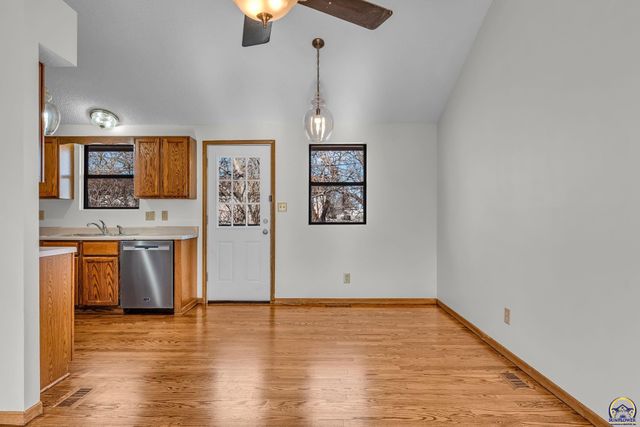 7412 SW 25th ST, Topeka, KS 66614