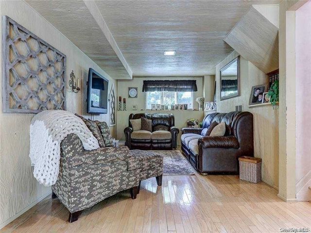1603 Anita Lane, Seaford, NY 11783