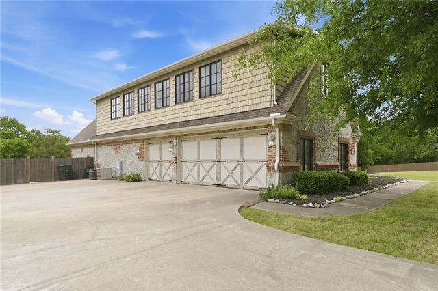 3618 Howard Nickell Road, Fayetteville, AR 72704