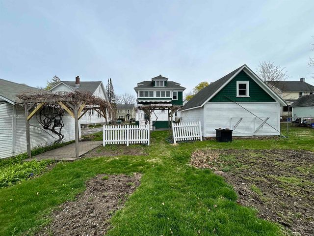 25 University Terrace, Burlington, VT 05401