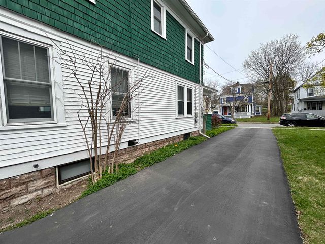 25 University Terrace, Burlington, VT 05401