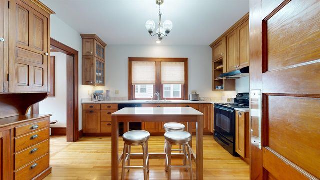 25 University Terrace, Burlington, VT 05401