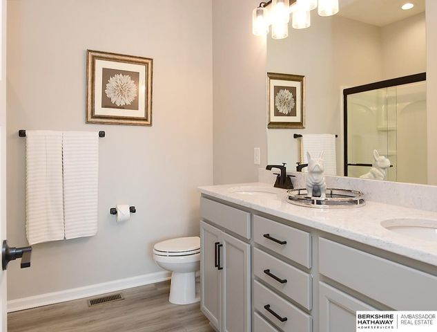 12957 S 54 Street, Papillion, NE 68138